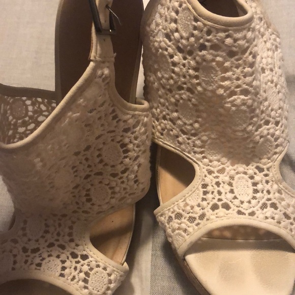 Worn twice LUCKY BRAND wedges 4” heel - Picture 6 of 7